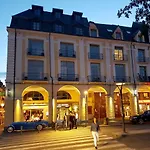 Logis & Restaurant - Les Arcades מלון דייפ