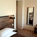 Logis & Restaurant - Les Arcades 3* דייפ