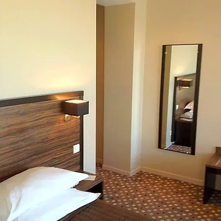 Logis & Restaurant - Les Arcades Hotel Dieppe