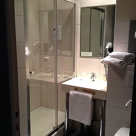 Hotel Logis & Restaurant - Les Arcades 3*