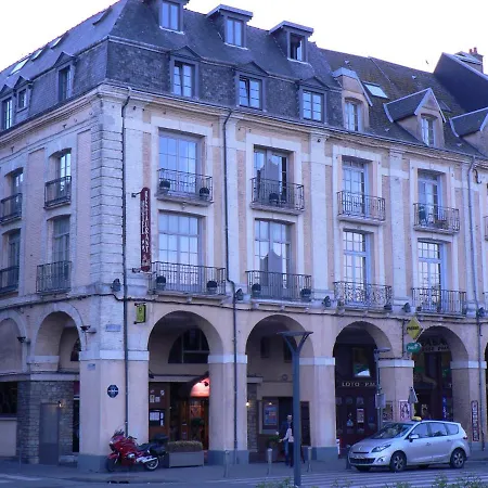 Logis & Restaurant - Les Arcades Hotel