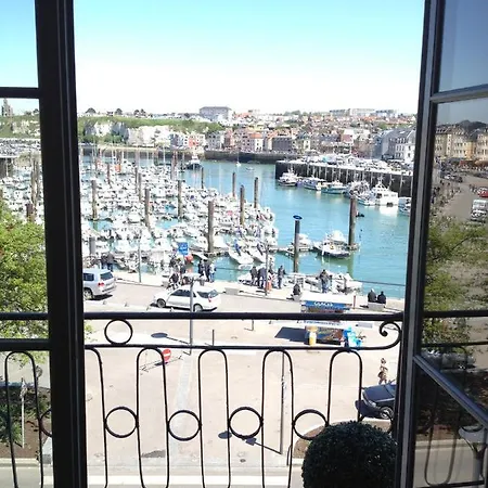 Logis & Restaurant - Les Arcades 3*