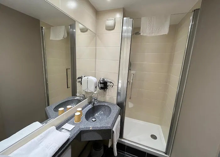 Hotel Logis & Restaurant - Les Arcades 3*